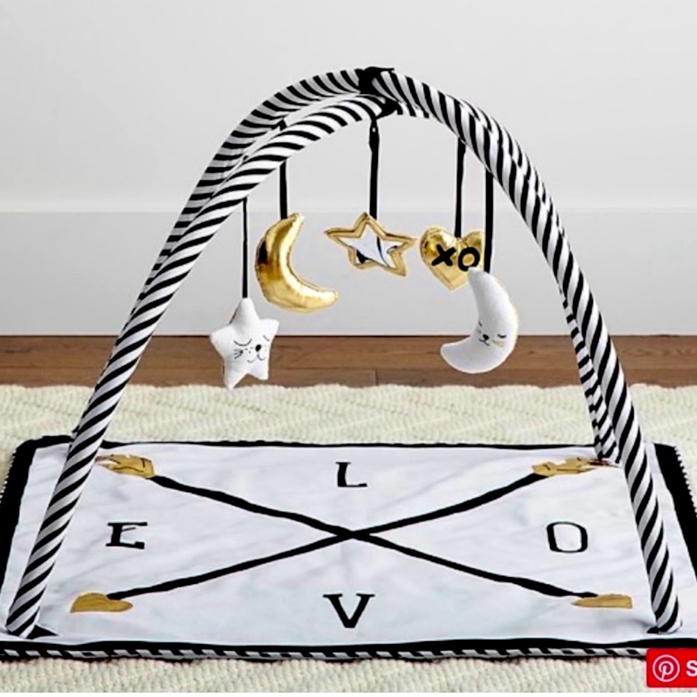 Pottery Barn Emily & Merritt gender neutral baby activity play mat. GUC.